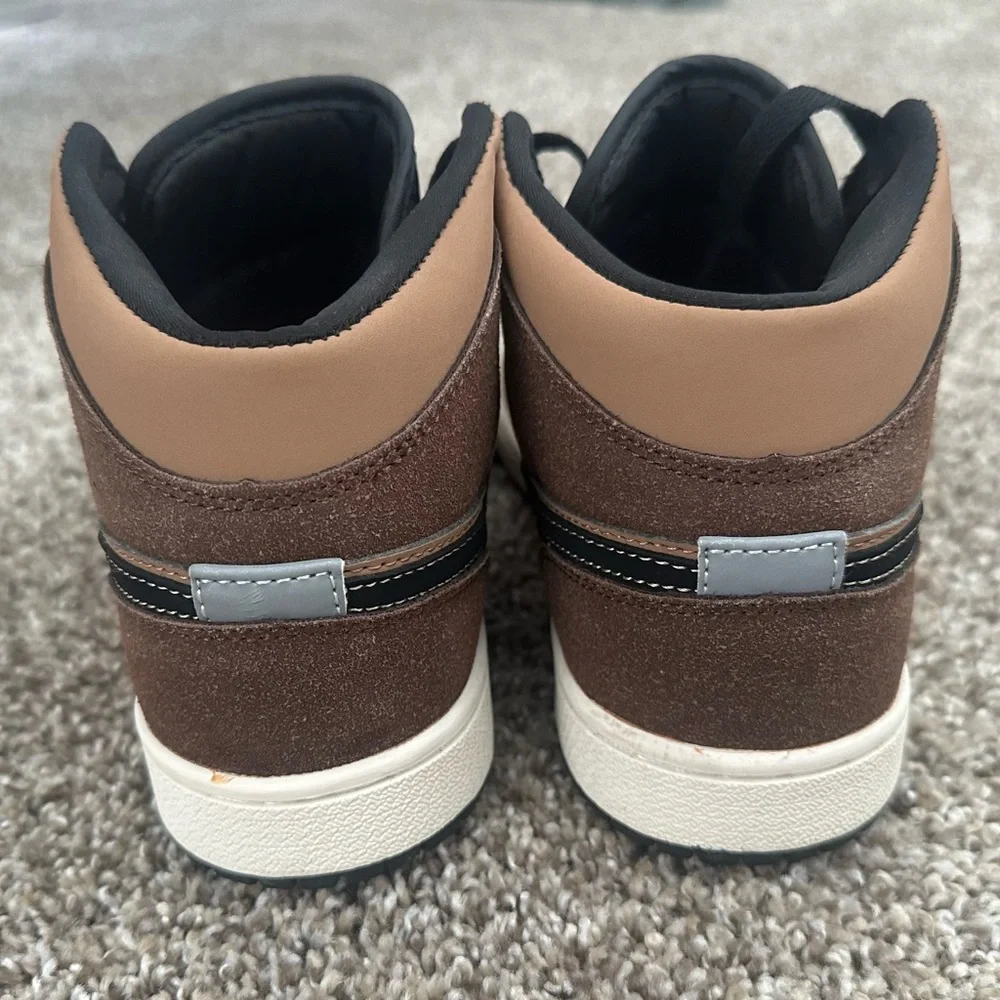 Jordan Men's Sneakers Brown Black Mid-Top